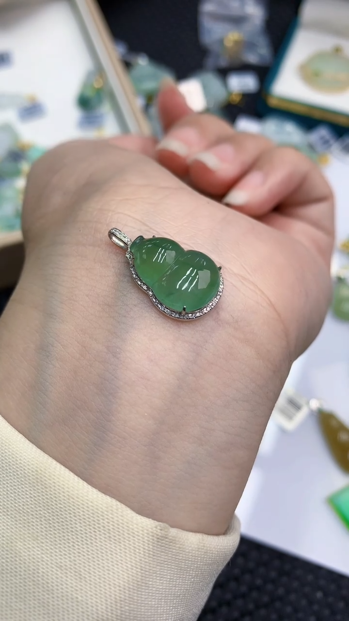 【闪购商品】翡翠颈饰18K金镶嵌            8