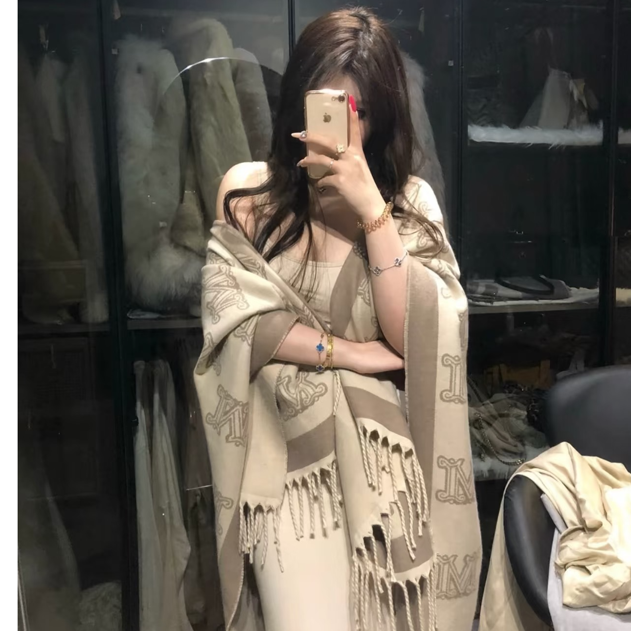 M双面披肩女冬季保暖开叉斗篷式带流苏围巾