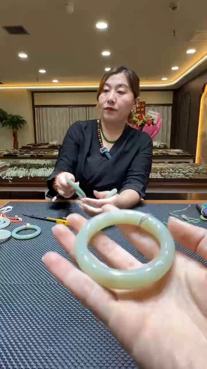 颈饰未镶嵌和田玉手镯55