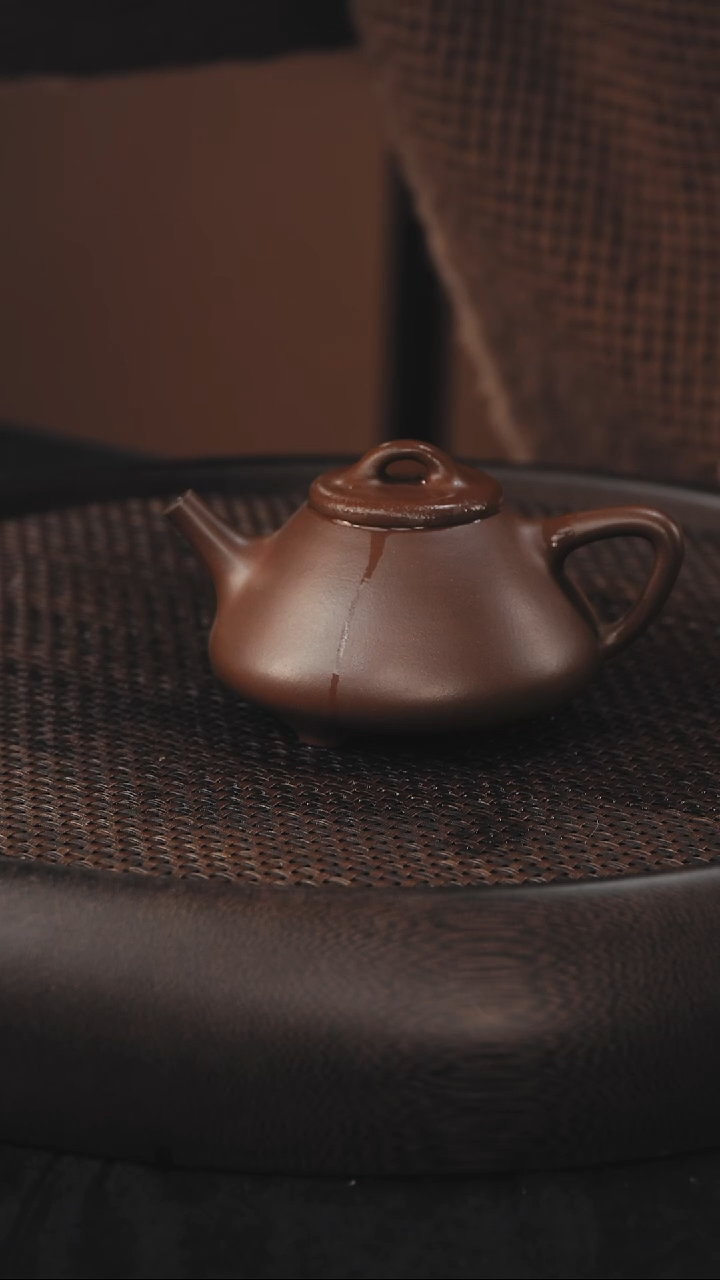 茶壶紫砂李**来子冶石瓢 底槽清