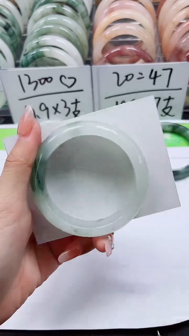 【闪购商品】石英质玉手镯未镶嵌A15-52/53