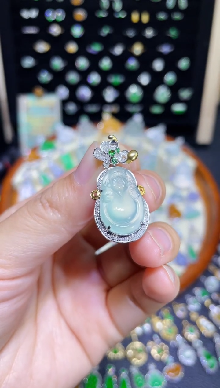 【闪购商品】翡翠颈饰18K金镶嵌高冰胶金丝阳财神吊坠