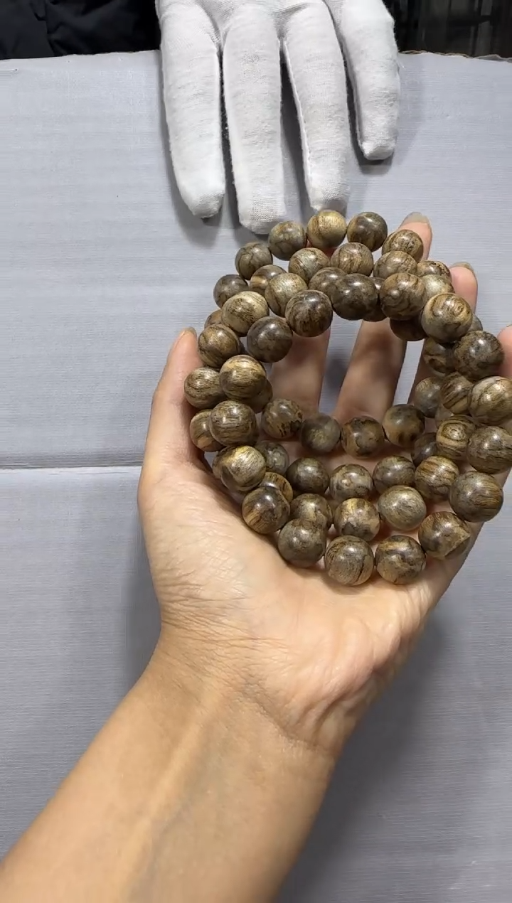 【闪购商品】沉香手串莞香老料1.2单圈多样性发货发其一