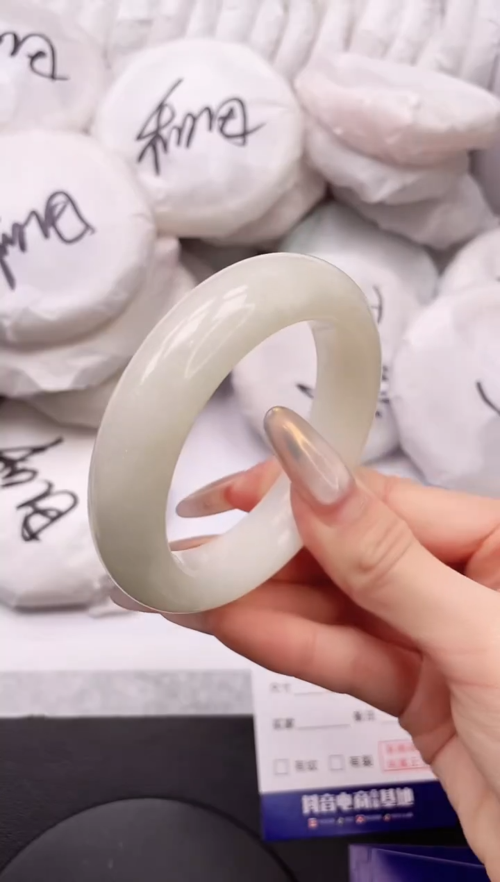 【闪购商品】和田玉手镯未镶嵌5K312-53