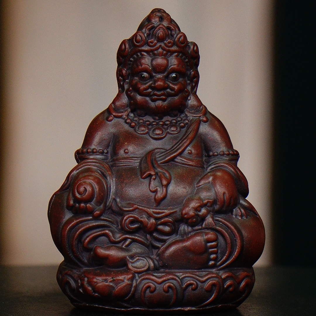 宜兴紫砂 紫 不动明王（带佛珠）