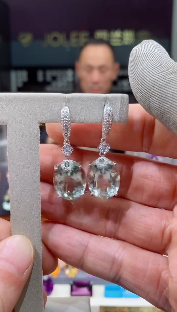 【闪购商品】绿水晶耳钉银S925镶嵌绿水晶耳钉