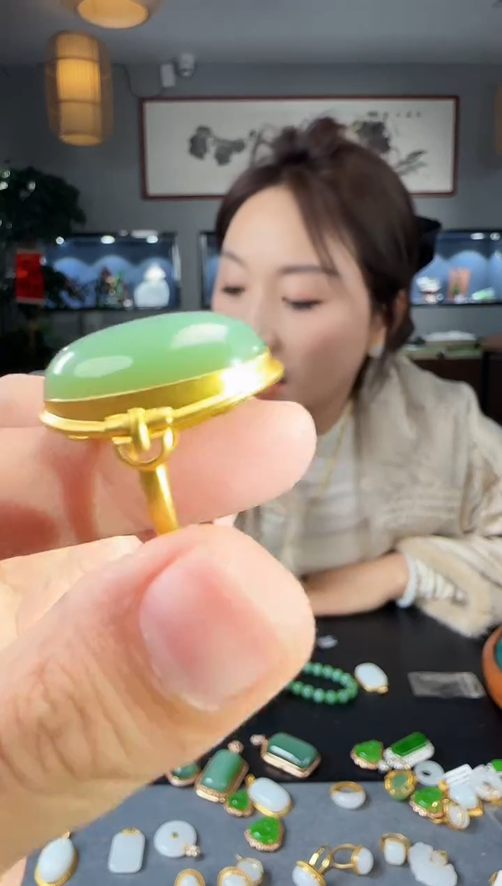 【闪购商品】和田玉戒指18K金镶嵌1