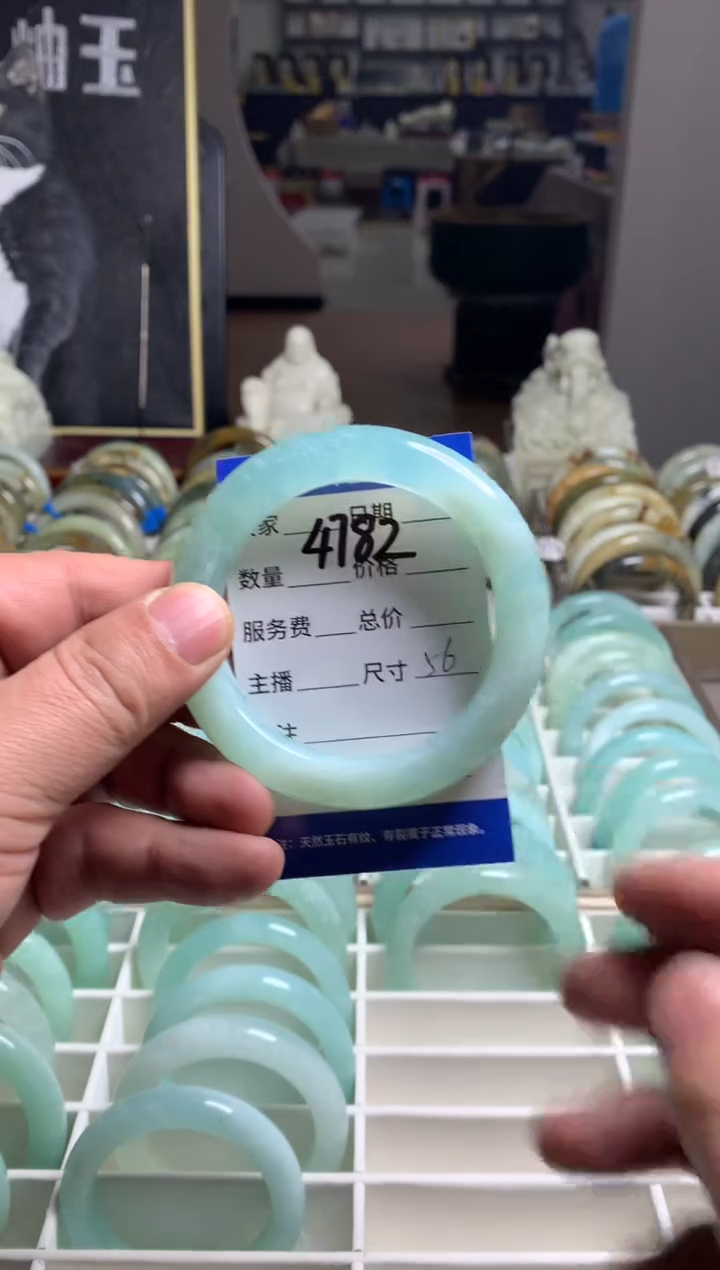 【闪购商品】蛇纹石玉手镯未镶嵌4782