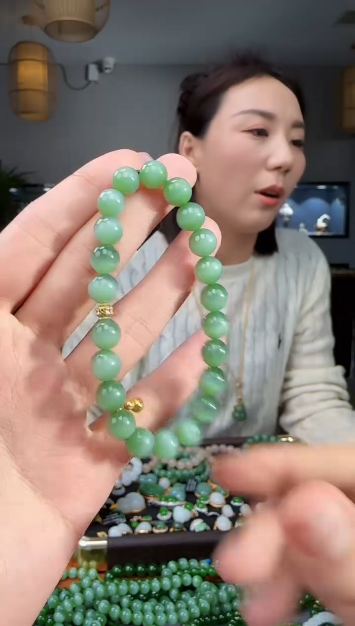 18K金镶嵌手链和田玉1