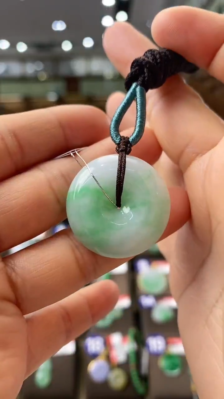 【闪购商品】翡翠颈饰未镶嵌平安扣