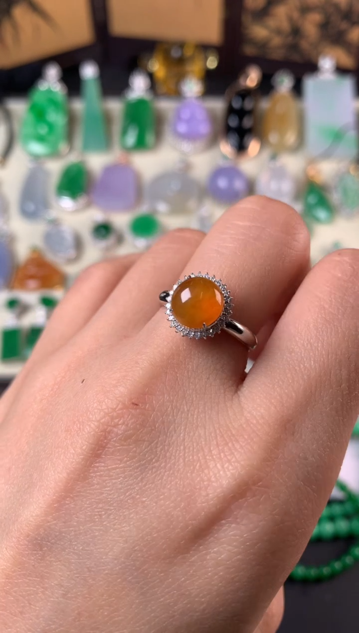 18K金镶嵌戒指翡翠戒指