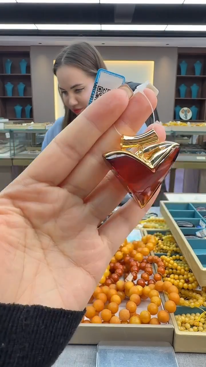 琥珀颈饰未镶嵌193秒拍号 假一罚三