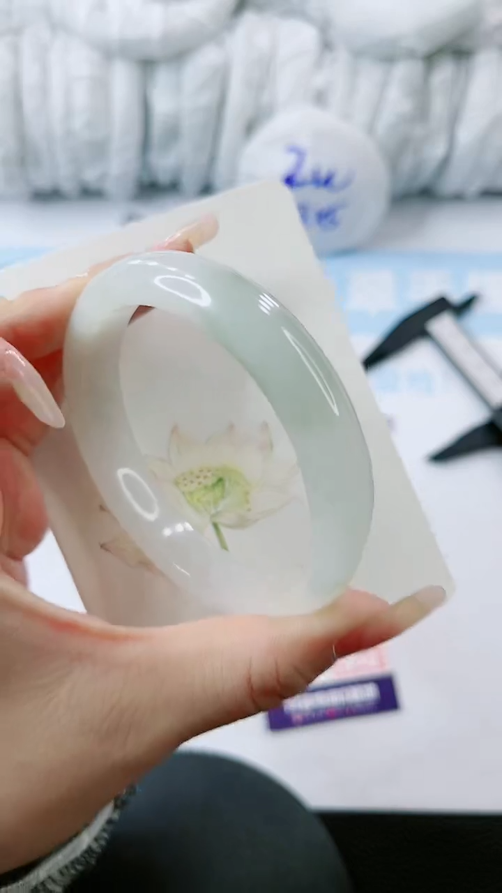 【闪购商品】石英质玉手镯未镶嵌 多样性发货V296