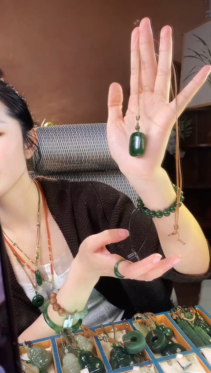 颈饰未镶嵌和田玉20*30MM碧玉无事牌项链