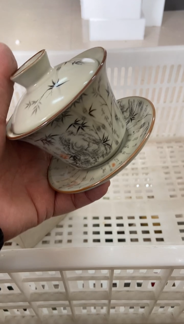 杯子瓷无运费险有瑕疵的摄影的产品有使用过的痕迹有点脏介意勿拍