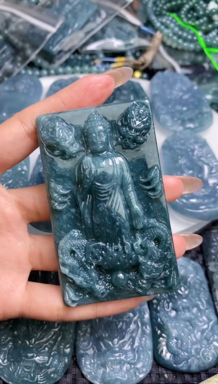 【闪购商品】翡翠颈饰未镶嵌          