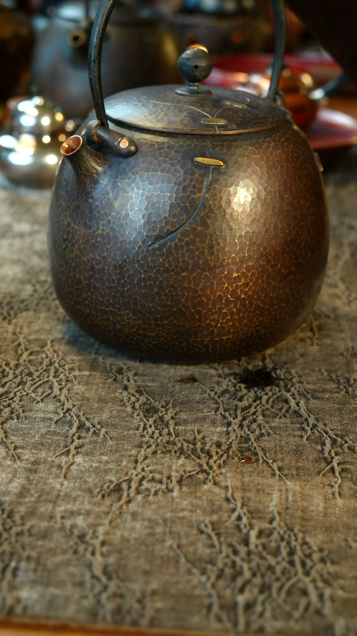 【闪购商品】纯手工瓜型 补丁铜壶1000cc