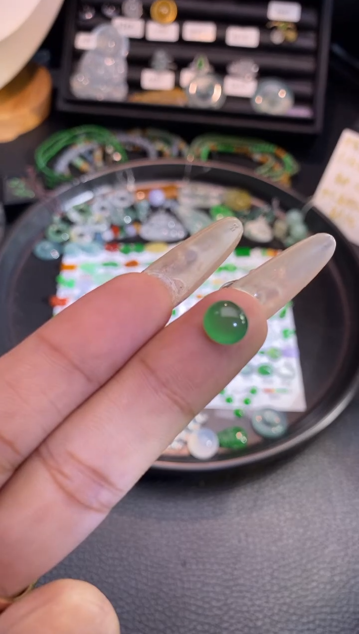 【闪购商品】翡翠挂件未镶嵌蛋