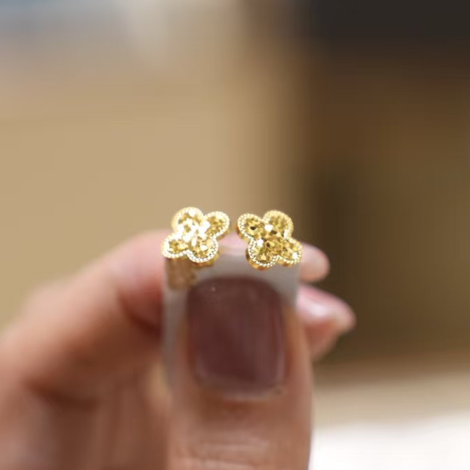 【巧玲专属】足金999碎碎冰四叶草耳钉 经典时尚百搭 2.58