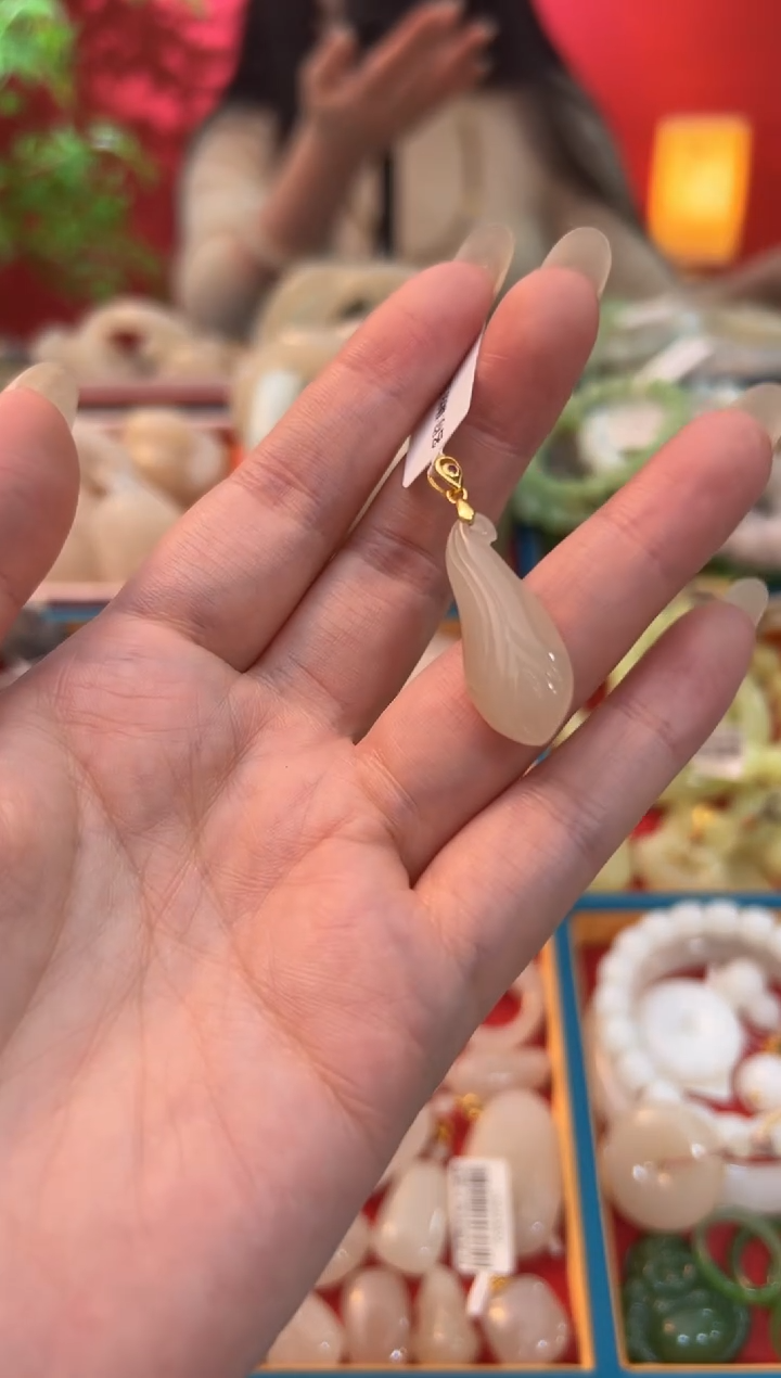 【闪购商品】和田玉吊坠未镶嵌红藕粉玉兰花