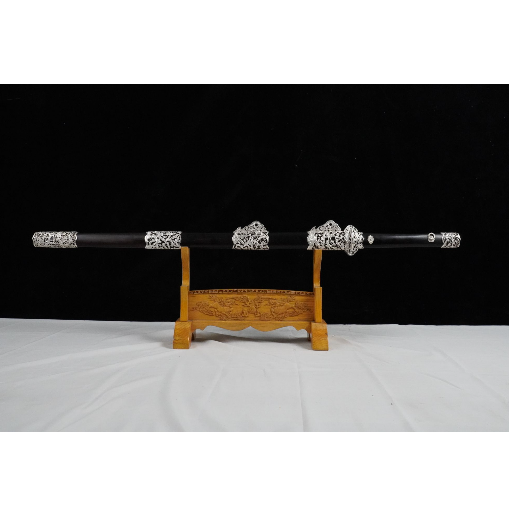 汉凌宝剑 喜上梅梢唐剑 陨铁夹钢 白铜镀银 大叶紫檀鞘柄 未开刃