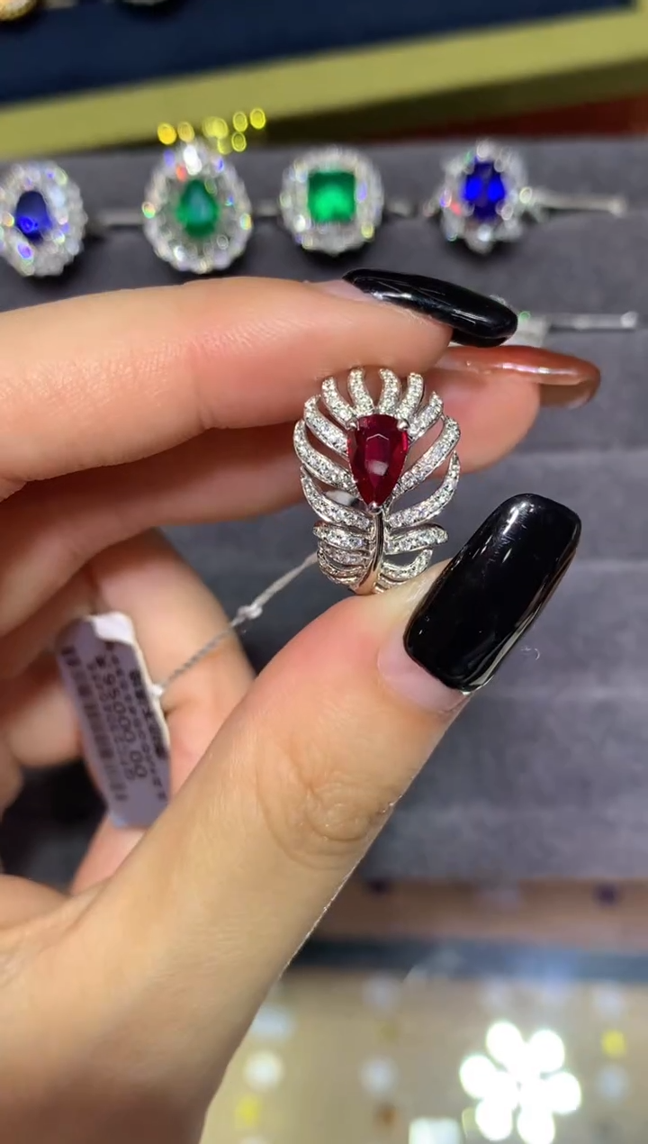 18K金镶嵌戒指红宝石1.03CT