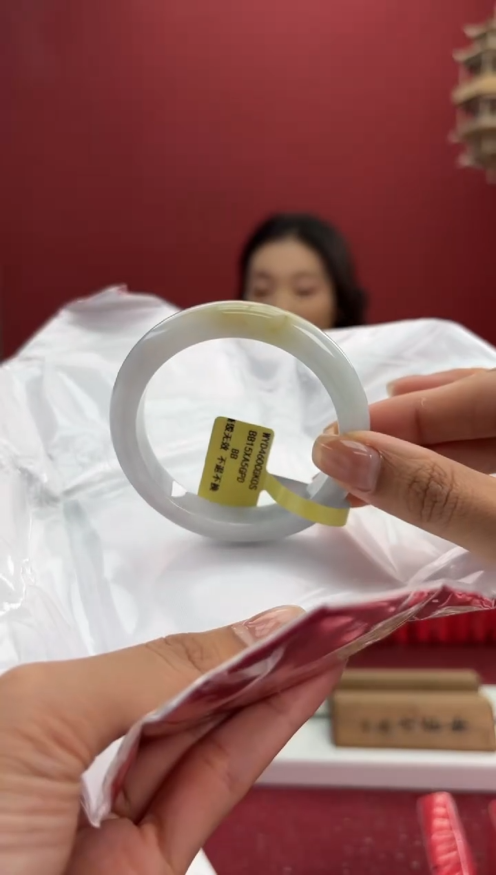 翡翠手镯未镶嵌2手镯