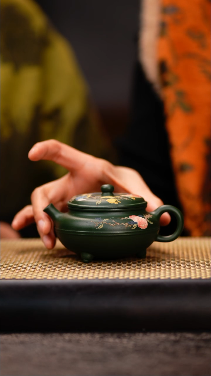 LJ73民国绿 三足（三宝）