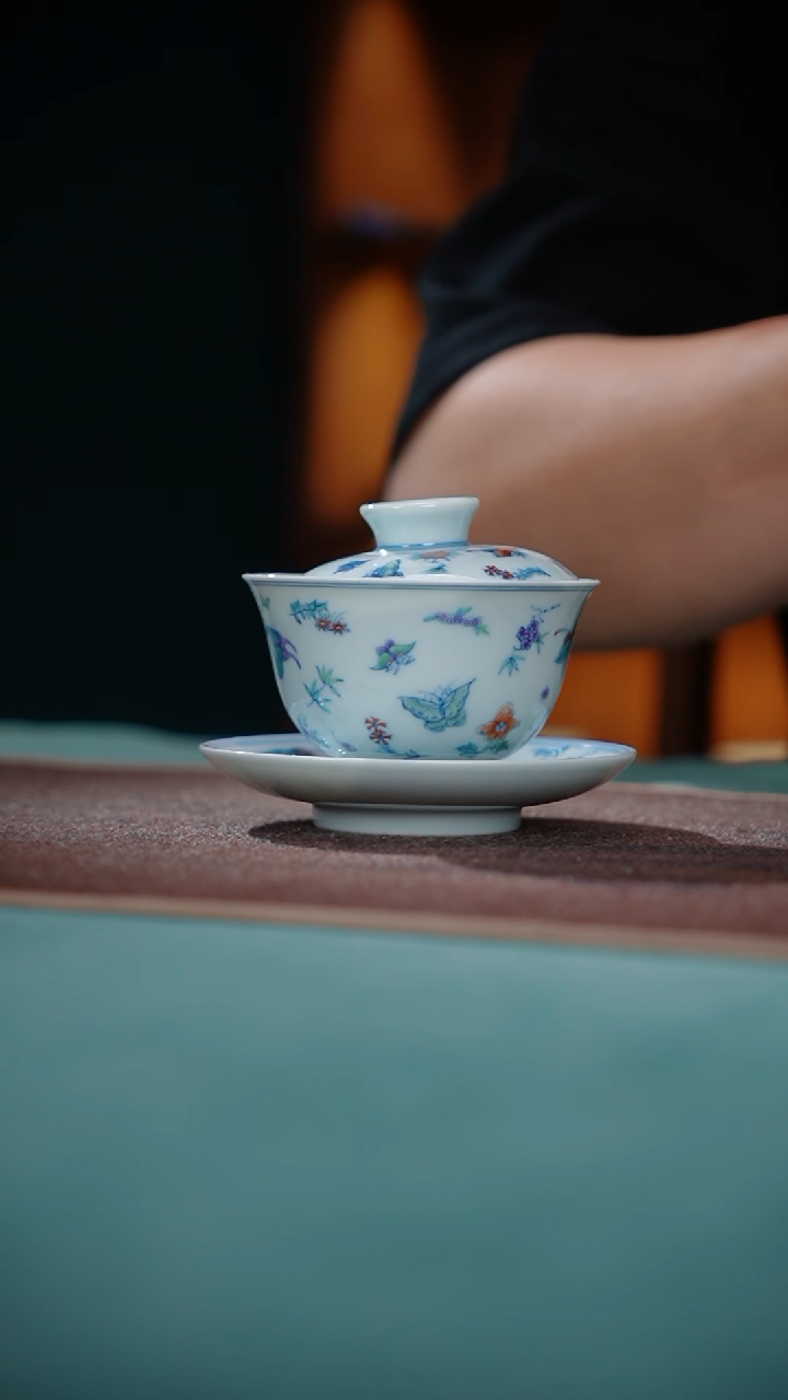 55-4斗彩百蝶元宝三才（占春生）