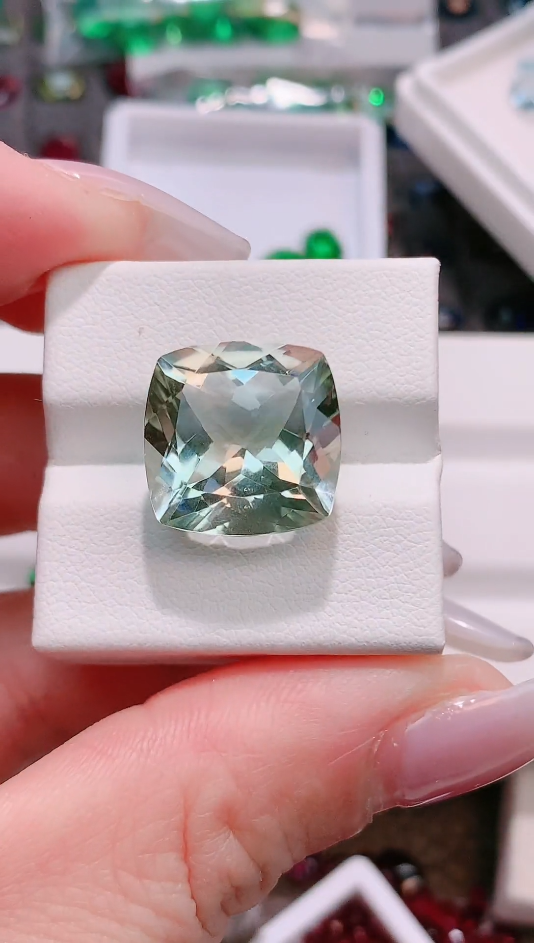 未镶嵌珠宝半成品绿水晶13.3ct