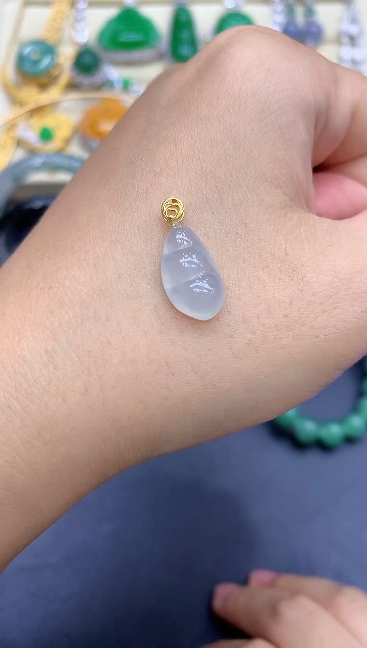 颈饰18K金镶嵌翡翠73-中国好珍宝