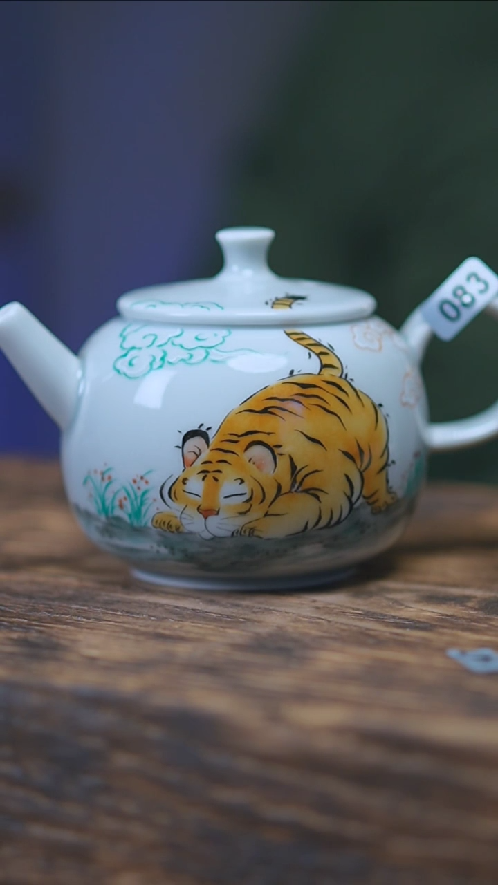 【闪购商品】083景德镇手绘小老虎茶壶