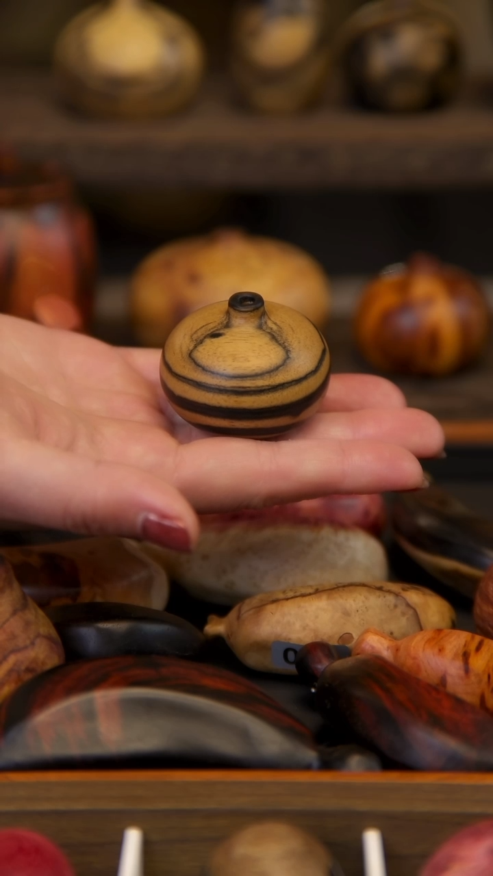 【闪购商品】木黑白檀苍月乌木花瓶059