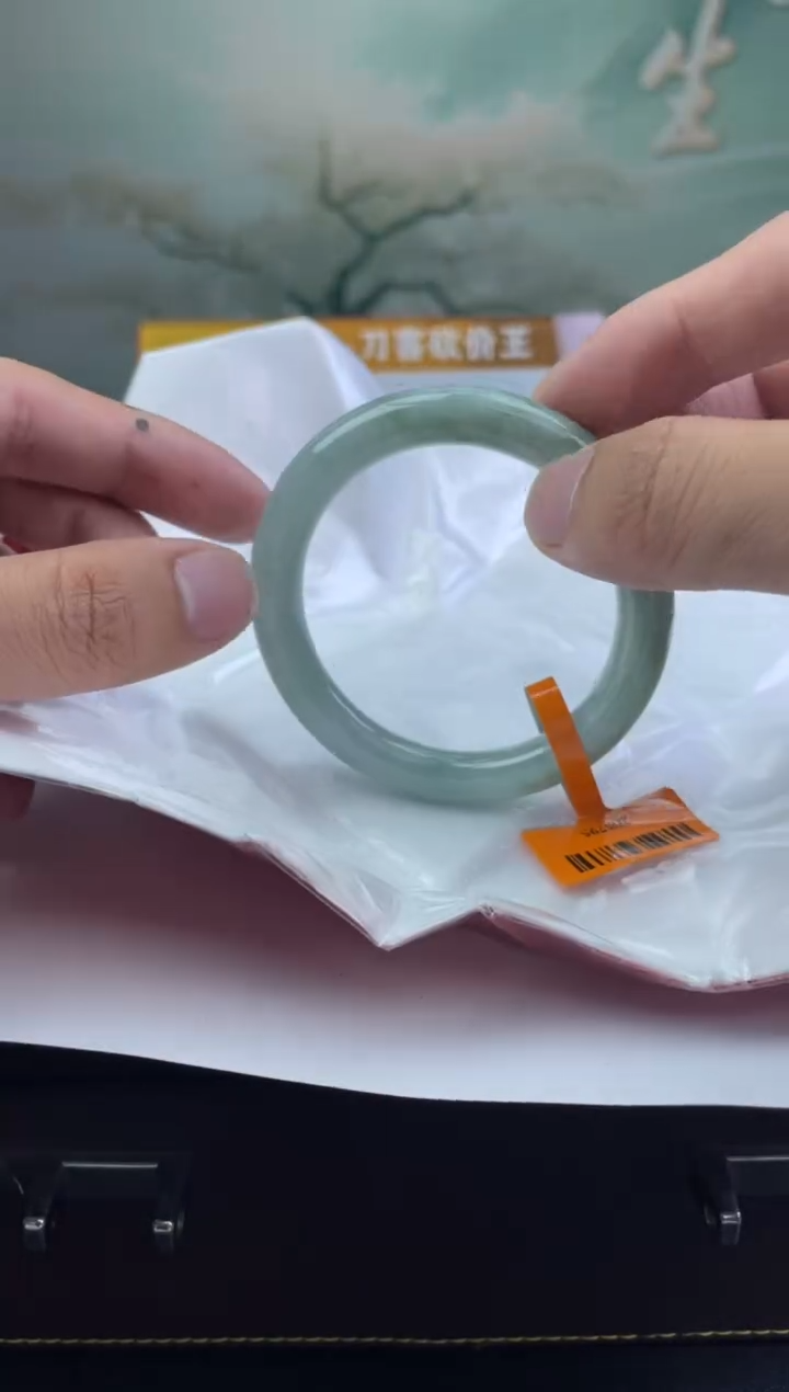 翡翠手镯未镶嵌8          56