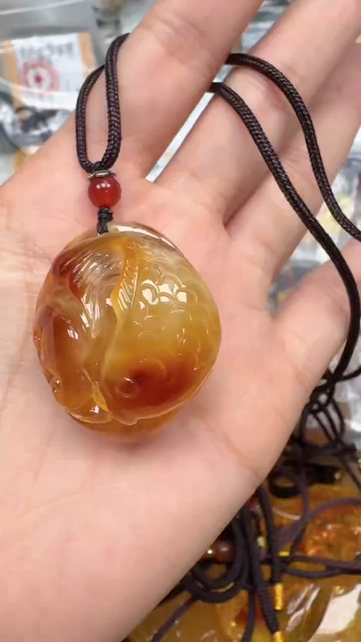 裸石琥珀未镶嵌如图