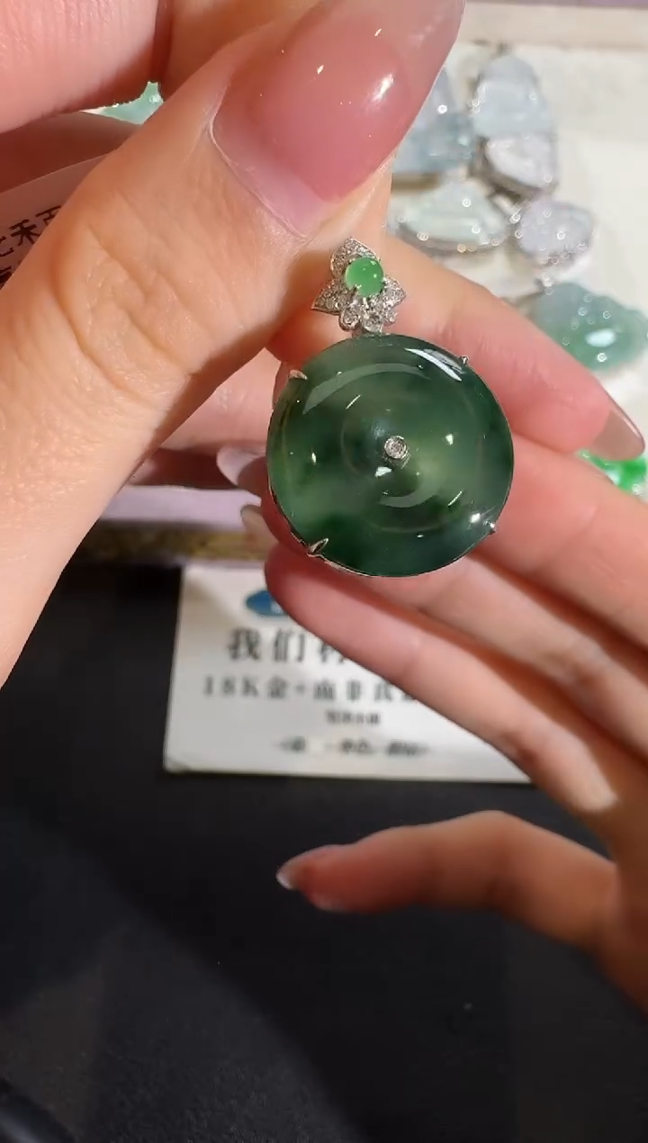 【闪购商品】翡翠吊坠(不含链)18K金镶嵌【源头工厂】钻石镶嵌