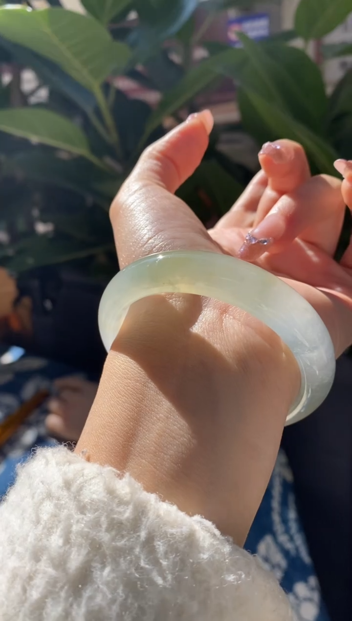 【闪购商品】翡翠手镯（贵妃镯）未镶嵌52圈口