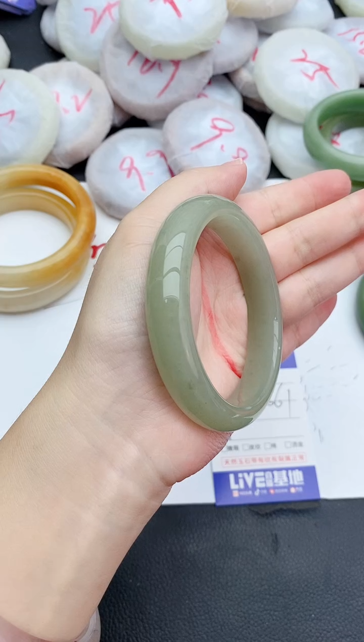 石英质玉手镯未镶嵌289+60/61