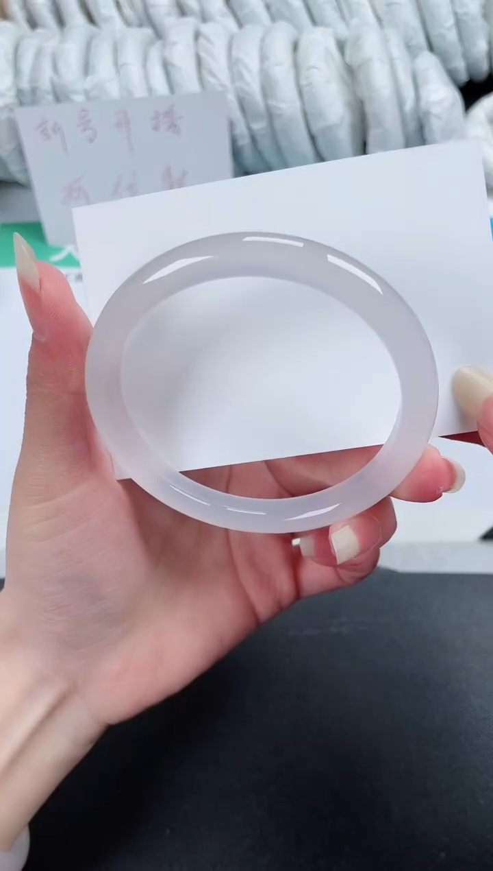 【闪购商品】石英质玉手镯未镶嵌225-62.5