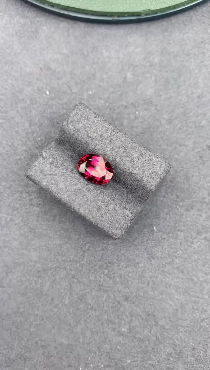 【闪购商品】石榴石裸石未镶嵌2ct 镁铝榴石