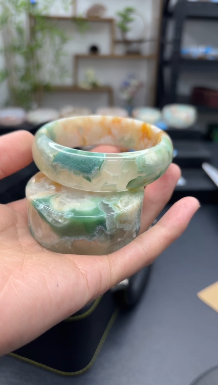 【闪购商品】石英质玉手镯未镶嵌C8990(65圈赠送镯心)