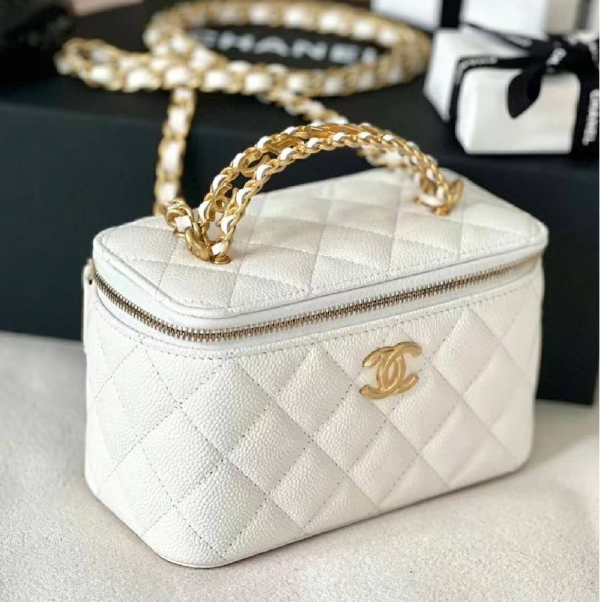99新 Chanel/香奈儿 蔚蓝/白金荔枝皮 镂空立体字母 手柄 长盒子