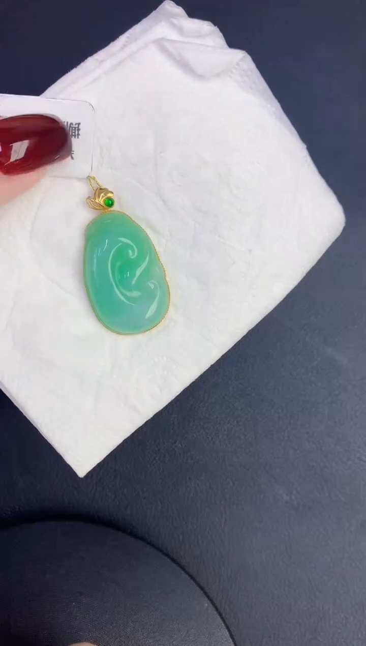 颈饰18K金镶嵌翡翠缅甸天然翡翠A货