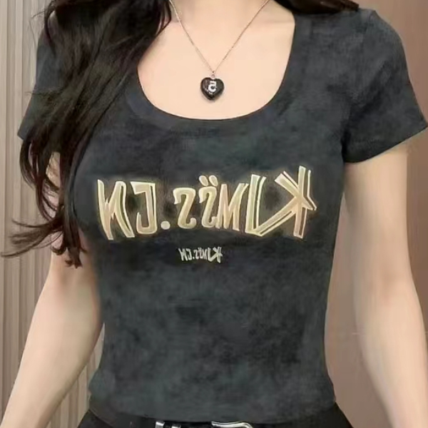 凤儿家-99037 晕染方领字母半袖上衣