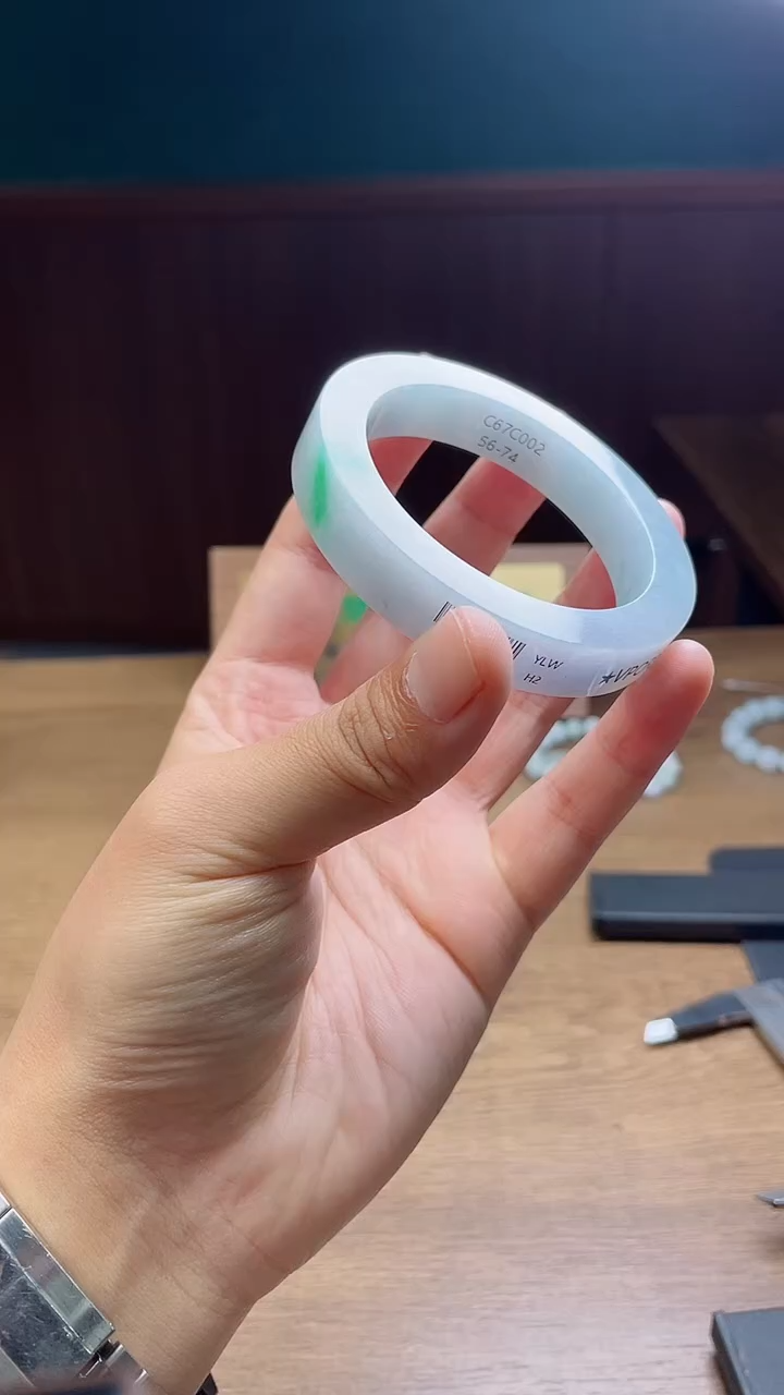 未镶嵌手镯定制翡翠M****庆定制