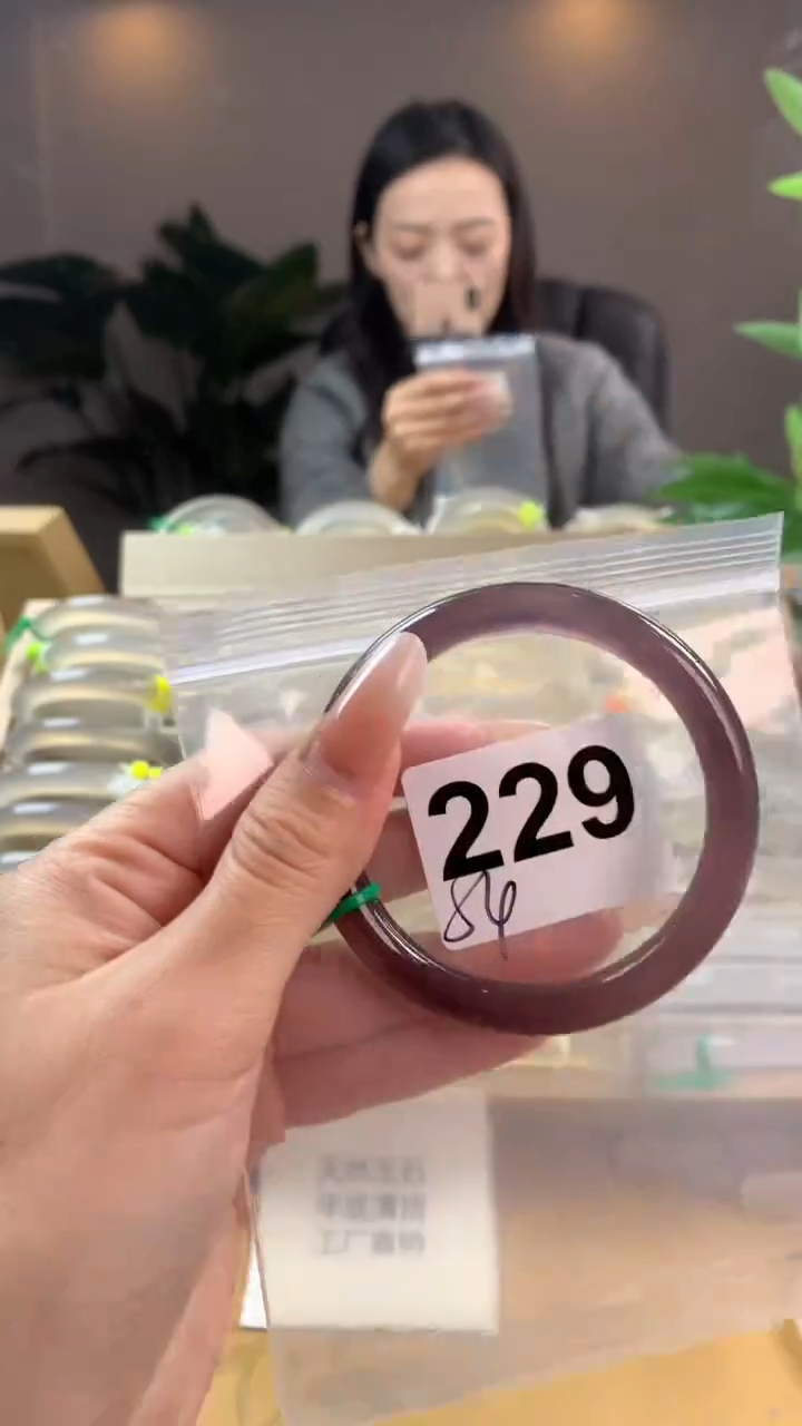 【闪购商品】玛瑙/玉髓手镯未镶嵌229