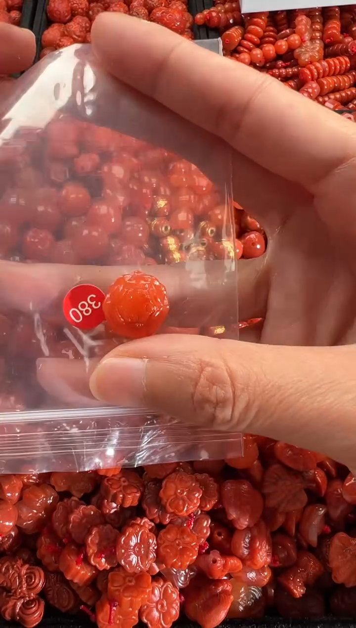 【闪购商品】南红玛瑙颈饰未镶嵌1