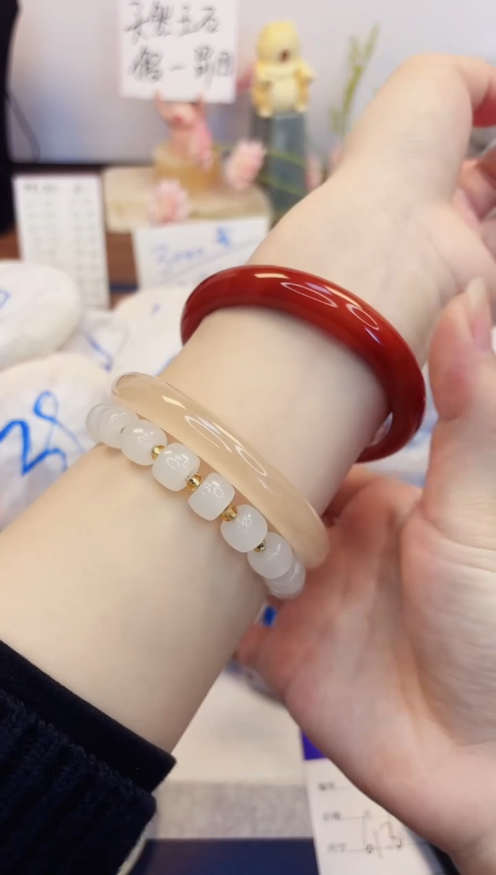 【闪购商品】石英质玉手镯未镶嵌486-玛瑙-圈口61