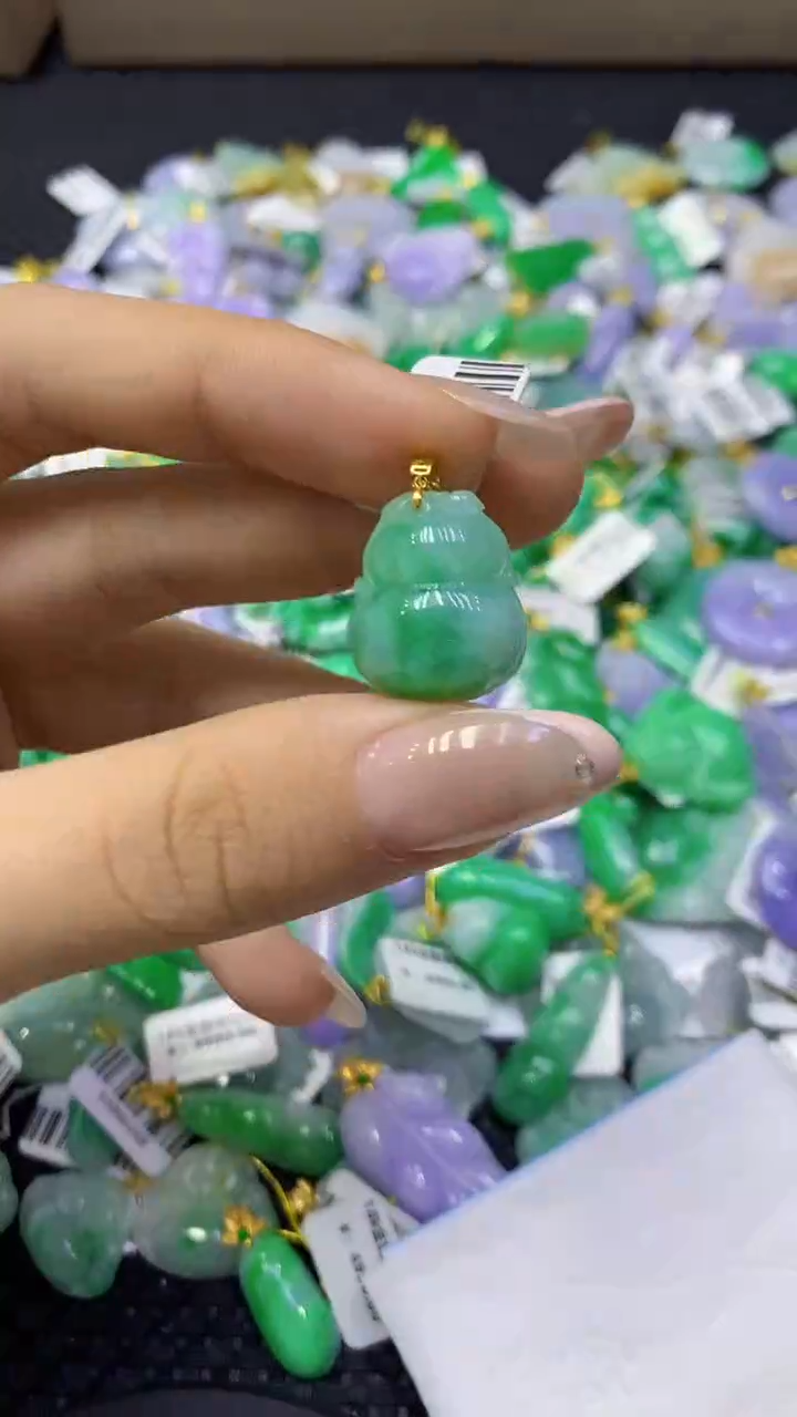 颈饰18K金镶嵌翡翠天然缅甸翡翠A货