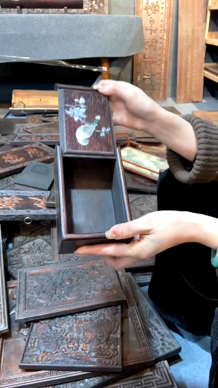 【闪购商品】木紫檀雕刻一物一拍以直播间为准